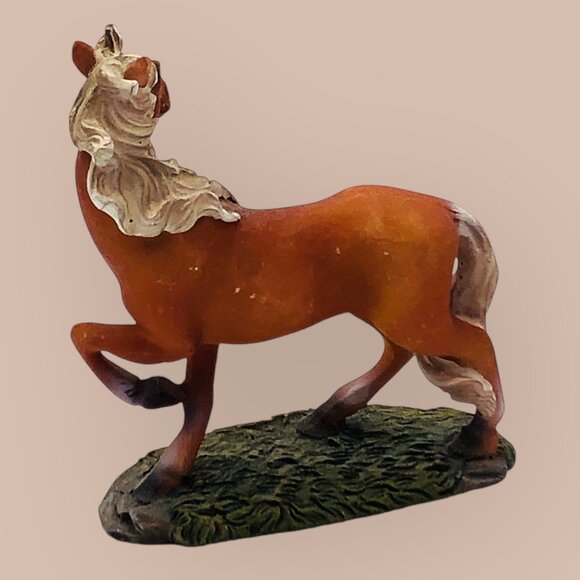 Lot of 2 Resin Horse Figurines 2.5" Tall Imaginative Play Toy - Picture 6 of 8